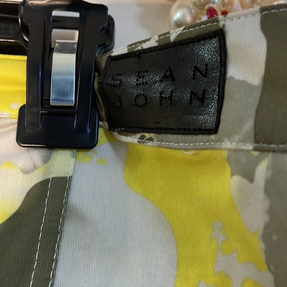 Sean John yellow & green patterned XL stretchy pants - Picture 6 of 9